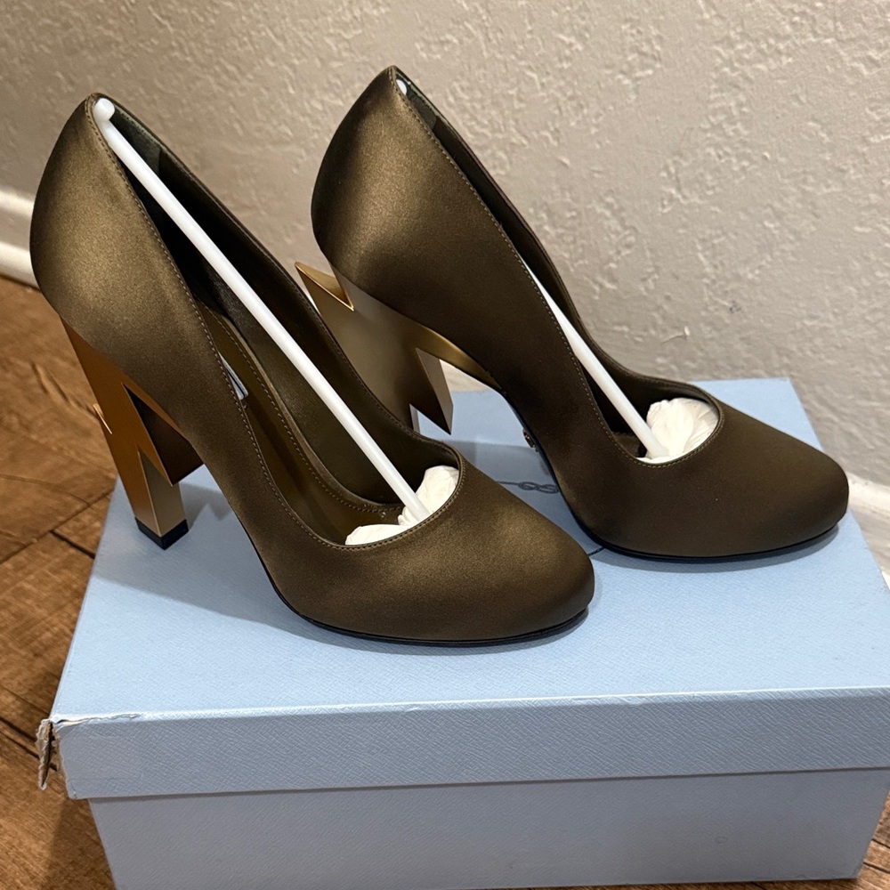 PRADA electric Heels.